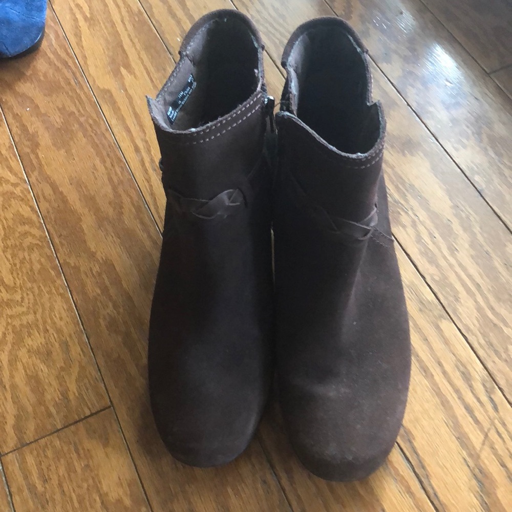 Clark’s Brown Suede Boots